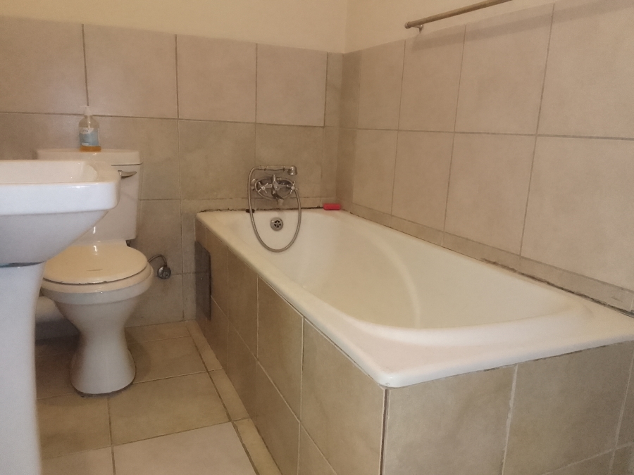 To Let 2 Bedroom Property for Rent in Mid Town North West